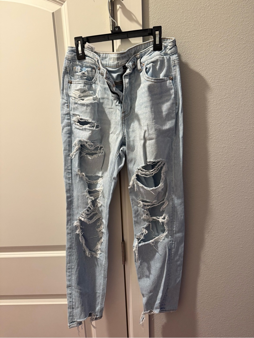 Light Wash Distressed Women's Ripped Jeans